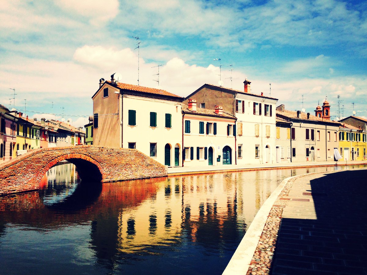 vicentelliricca's tweet photo. A summer day in Comacchio #Italy #Italia #emiliaromagna #comacchio #photography #photo #italianlandscapes #landscape https://t.co/EgFzdkPpv8