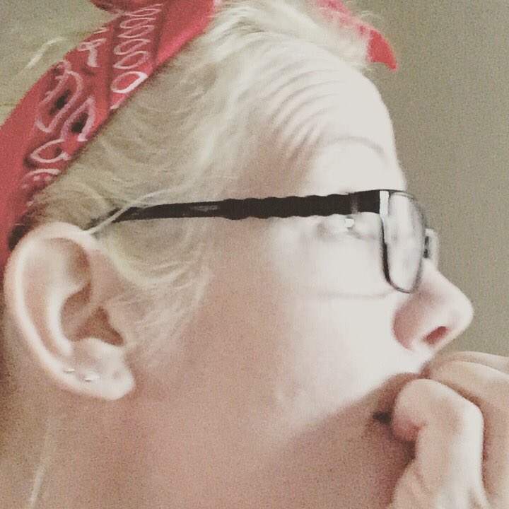 makeupbyme_t's tweet photo. #deliveryday #younique #makeup #takealeap #entrepreneur #Mompreneur #workathomemom https://t.co/0PqrHVy81O