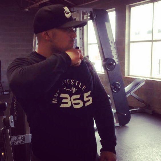 Whit_by's tweet photo. @whit_by by mrcapitoneee #hometeam #musclehustle365 #legday #monster #pumped #fitfam #beastmode #bodybuilder #goodj… https://t.co/XhFilApCex