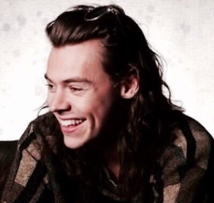 swiftiejazzyy's tweet image. How is it possible to be so in love with someone you've never met? @Harry_Styles