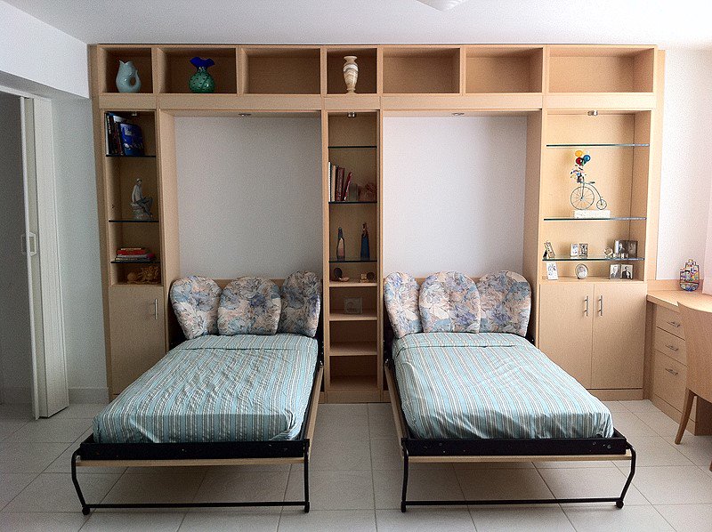 roseee_maria's tweet photo. 2 bed + desk. nice for children https://t.co/DEyAV9LljK