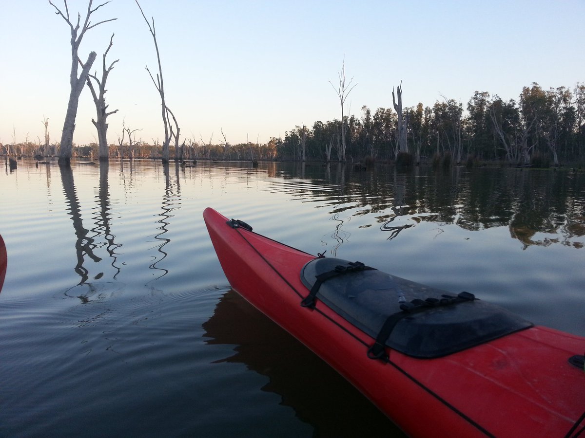 dave_jacka's tweet photo. 6 km short of making Yarrawonga on Lake Mulwala. Too windy. Having another go tonight to get there. https://t.co/FXS6CymZ4t