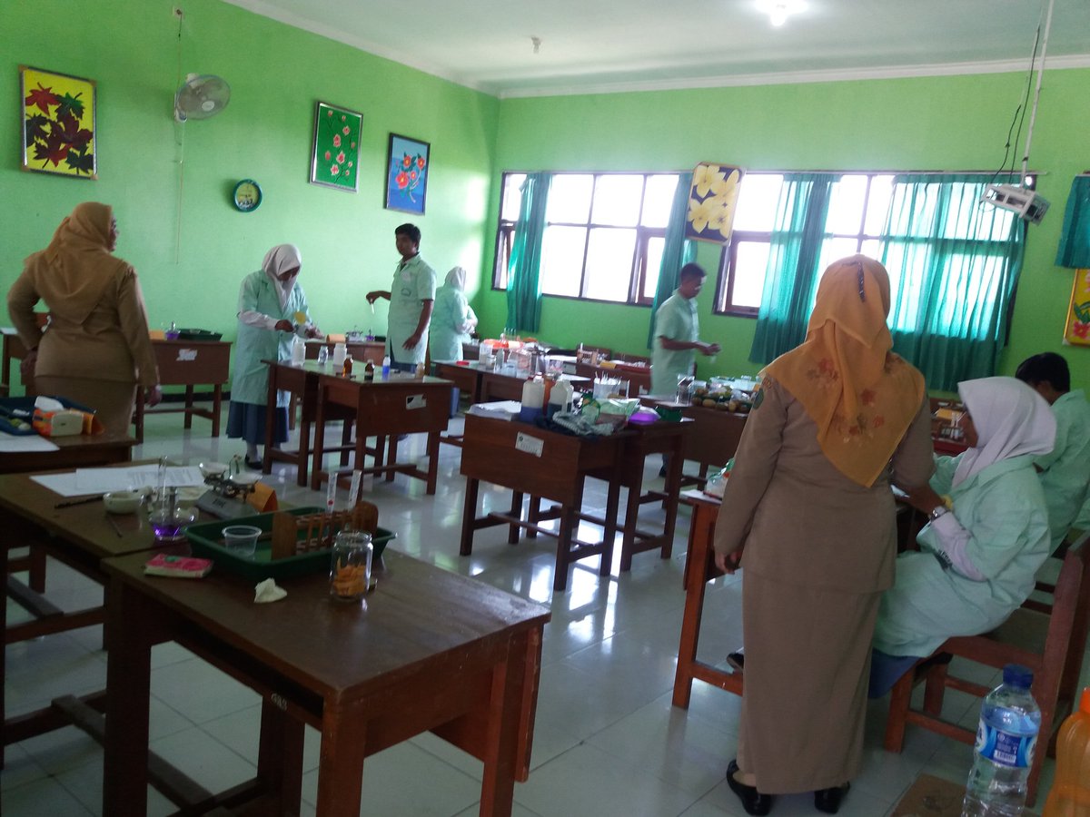 Santai aja nggak usah tegang.semangaaatttt