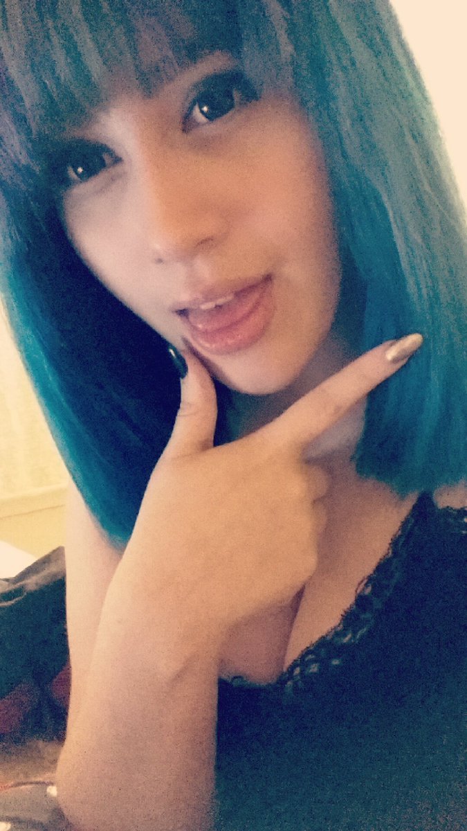 PurifiedNorae's tweet photo. Moderator tonight for the #stream. C: #chillnight #ulzzang #twitch #battlefield4 #showyoursupport #bluehair 😙😙😙 https://t.co/o96uGdd8UP