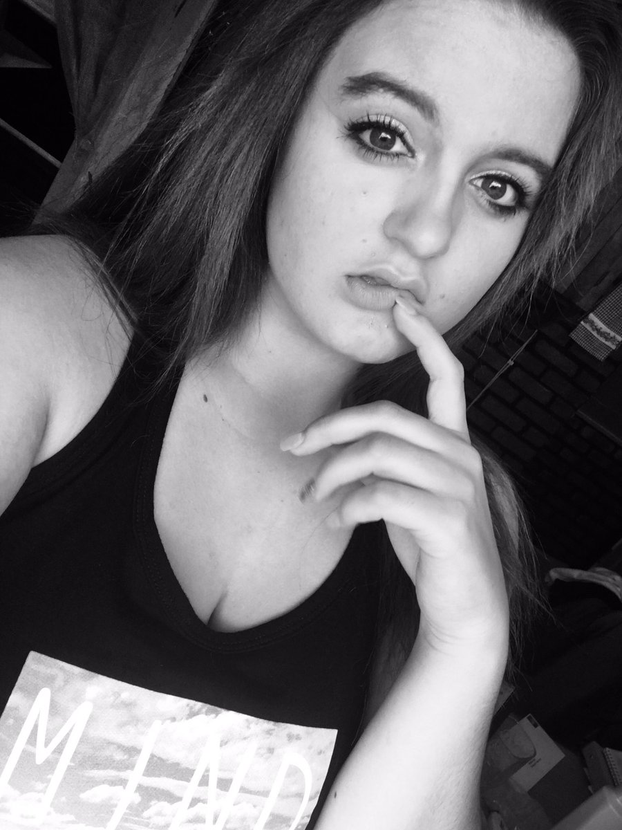 recoveryiscool2's tweet photo. Selfiee✨💋☀️ https://t.co/Ao8rx87h4P