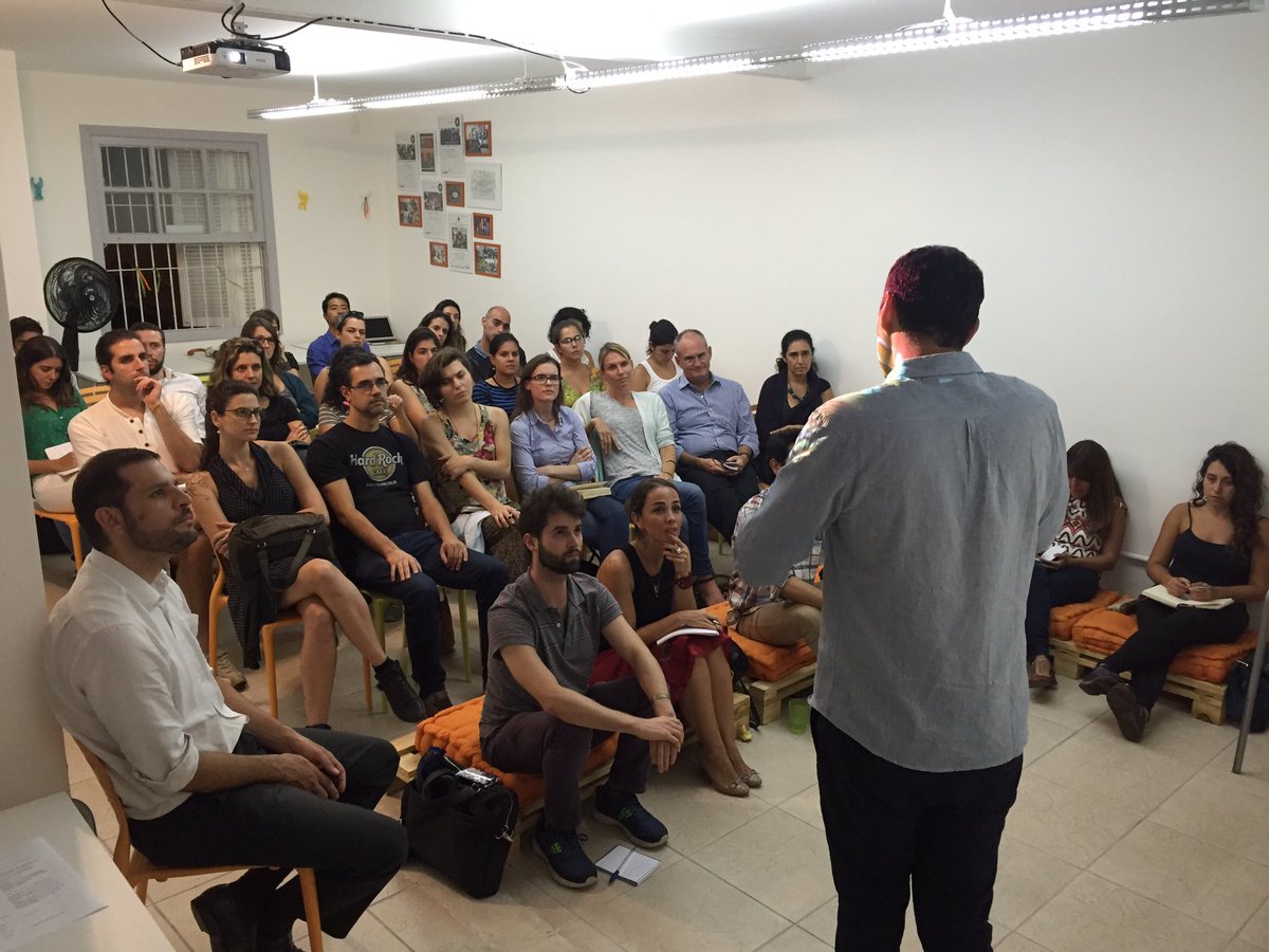 amaniinst's tweet photo. 2016: Open House at @amaniinst with @AndresRoberts speaking about Leadership Inspired By Nature #BioEmpathy #socinn https://t.co/ILHD0cfGRs