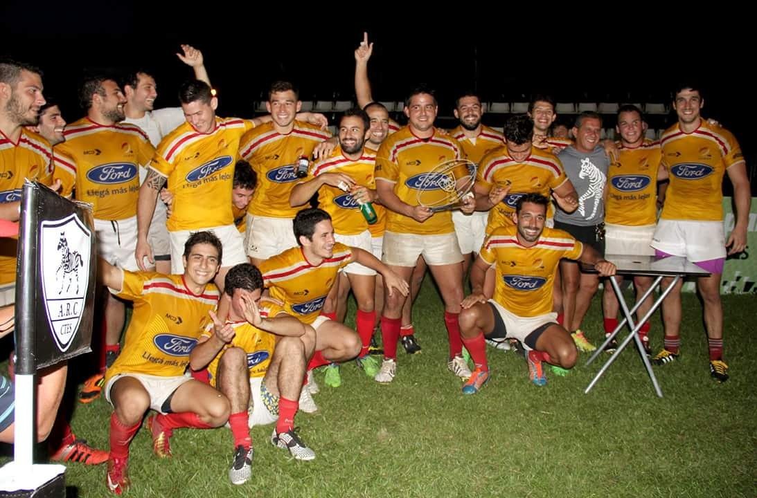 TiempodeRugby's tweet photo. Felicitaciones a CURNE de Resistencia, ganador de la Copa de Oro del #ReducidoARC 2016 !!
#FestejoCanario #URNE https://t.co/xUUkjyoEkl