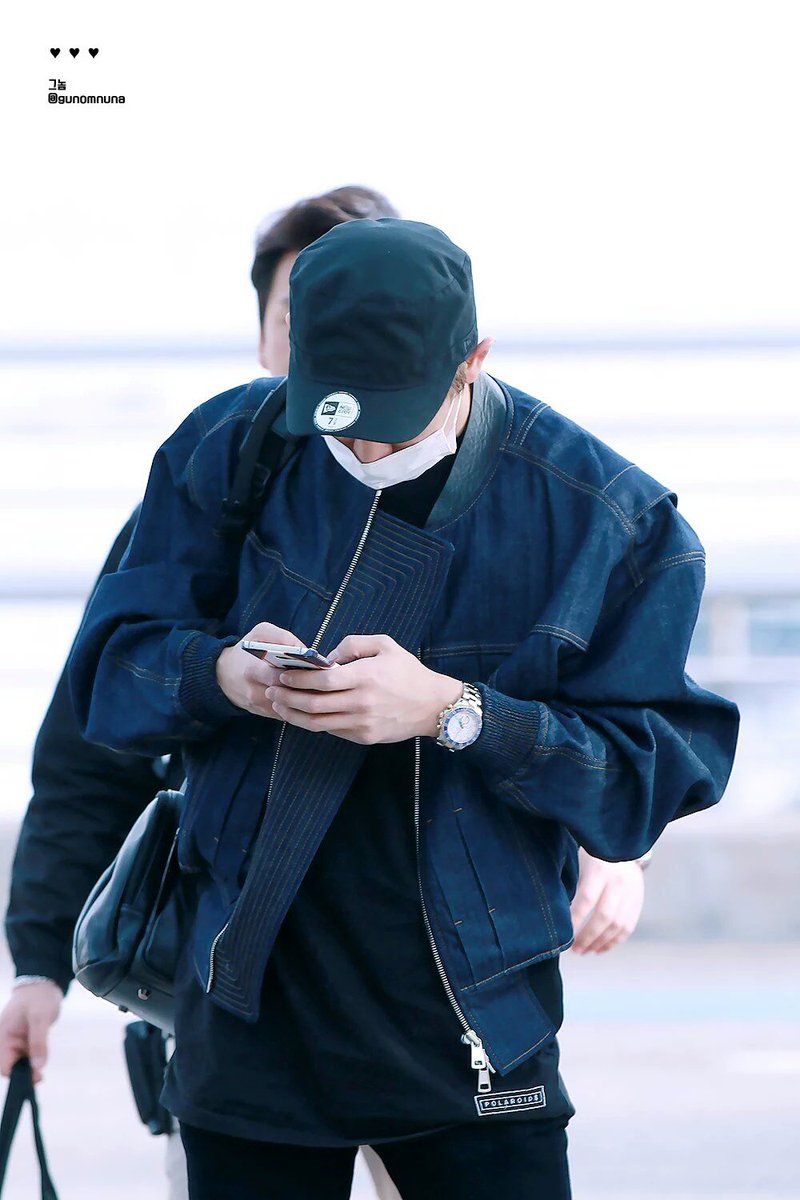 amyours__'s tweet photo. [HQ] 160307 #CHANYEOL #찬열  at ICN AIRPORT
Cr.그놈 https://t.co/4bJ2aM0wQ7