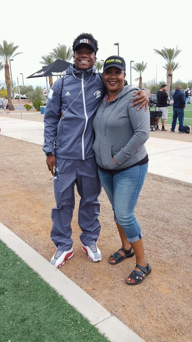 _Darrenhall's tweet photo. my second mom❤️ https://t.co/y9HJl7hknq
