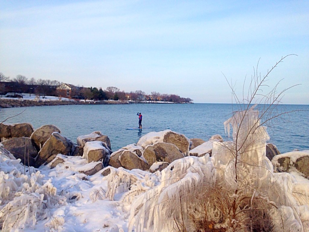 Paddle_Wagon's tweet photo. A snowy day for a paddle :) #standuppaddle #sup #oakville #paddleboard #ontario #supgreatlakes https://t.co/5XzRRtKhi3