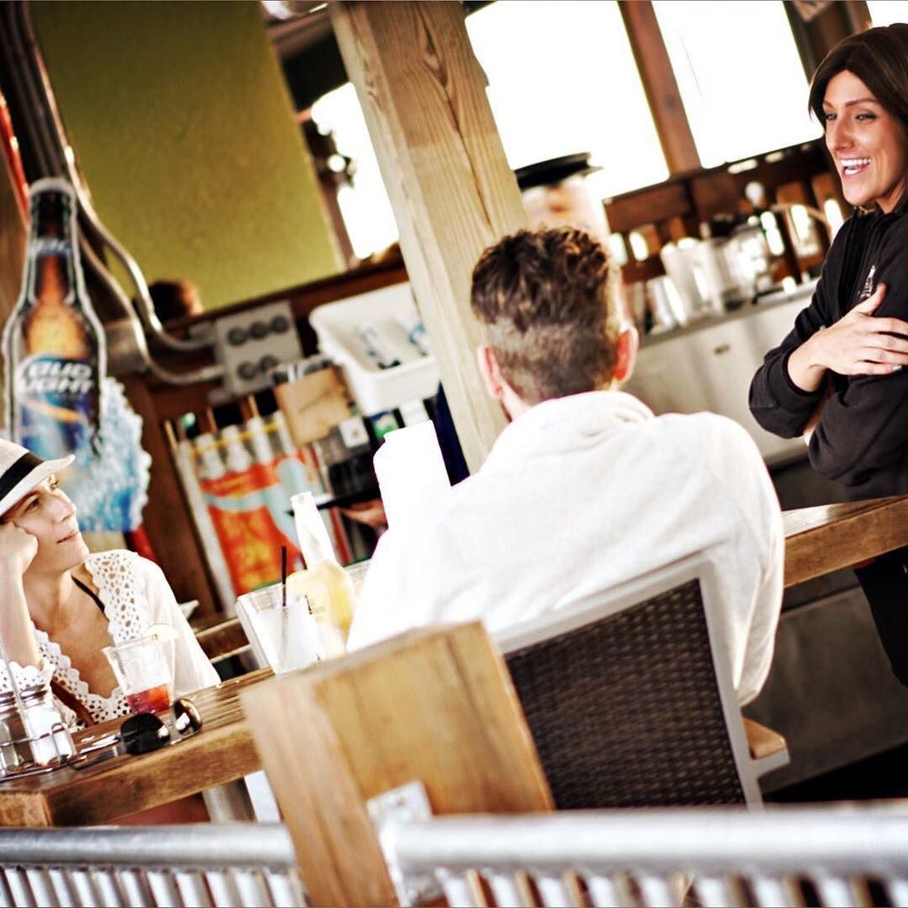 willchenphoto's tweet photo. Couple and Waitress #rustybellies #restaurant #tarponsprings #tarponspringsspongedocks #peโฆ https://t.co/qjRHVhsfo6 https://t.co/7qGNuWoAWl