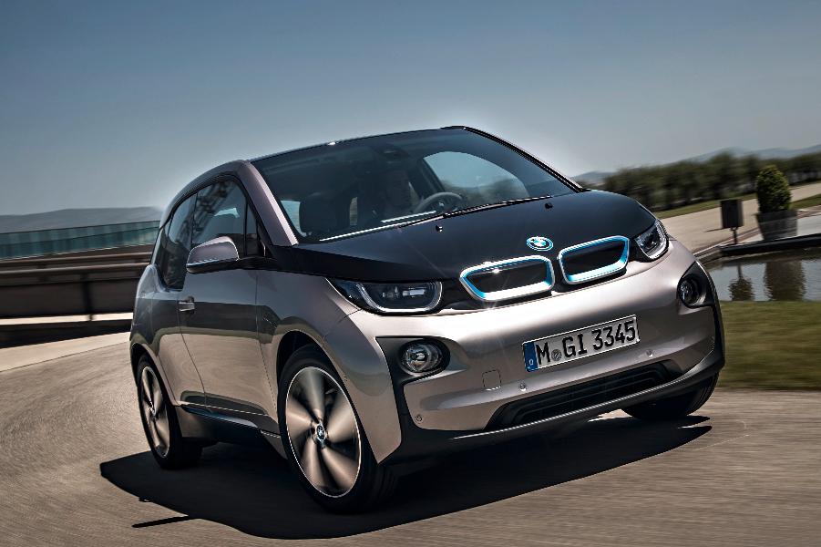 Forbes's tweet photo. The full-electric BMW i3 is both distinctively designed &amp; sufficiently sporty: https://t.co/BAV3ii2giZ https://t.co/Re6ISV8Bwv