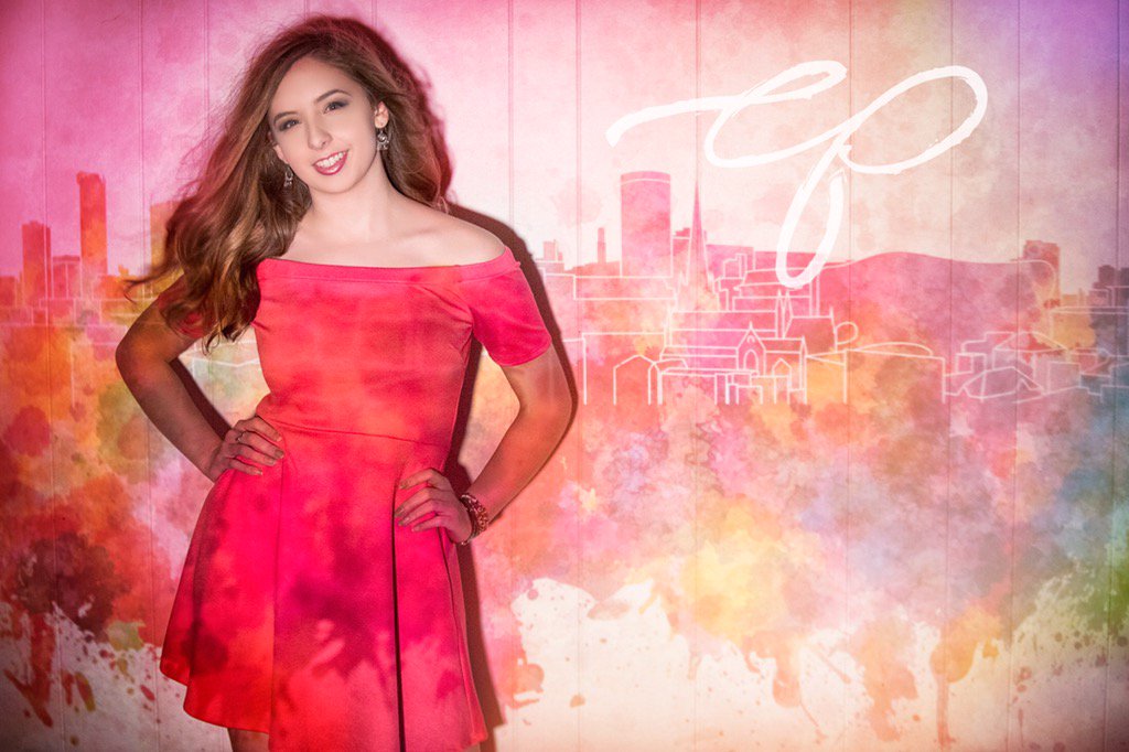 cphelpsphoto's tweet image. Another image of @tia_barth from her #cphelpsmodel session! Love this creative lighting!! #FINALLYsomethingDifferent