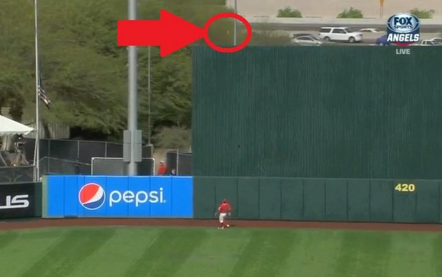 CBSSportsMLB's tweet image. WATCH: White Sox prospect smashes a home run that clears the batter's eye cbsprt.co/1OY1Y9S