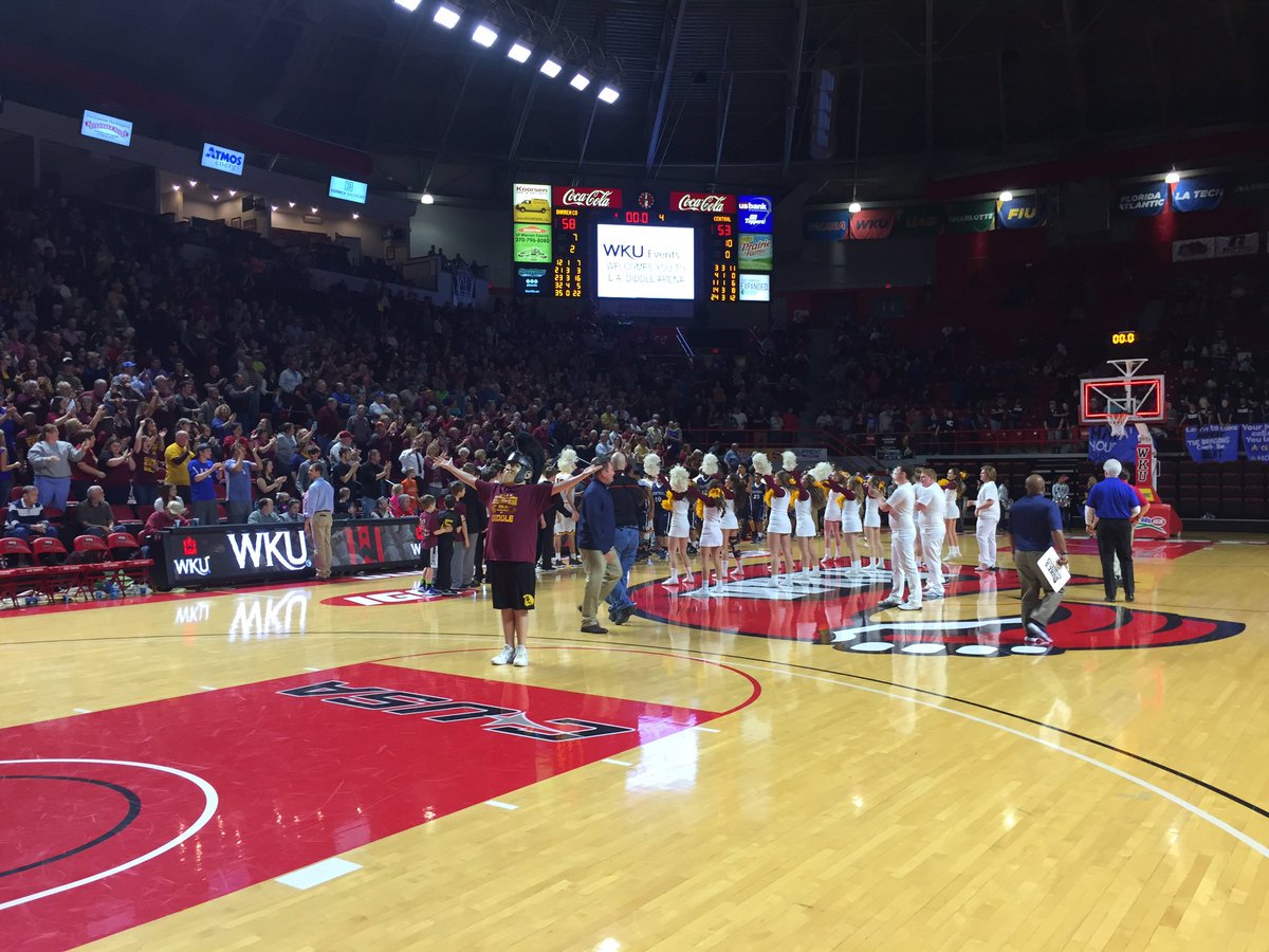 RealDYates's tweet photo. Barren County advances to the 4th Region Championship game defeating Warren Central 58-53. https://t.co/QIprahhmVV