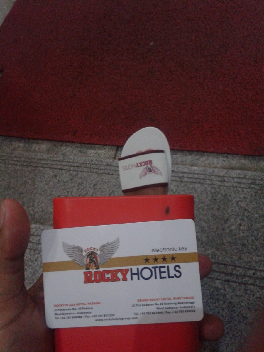 305bambang's tweet photo. @rocky hotel padang https://t.co/mQoxqCK3BO