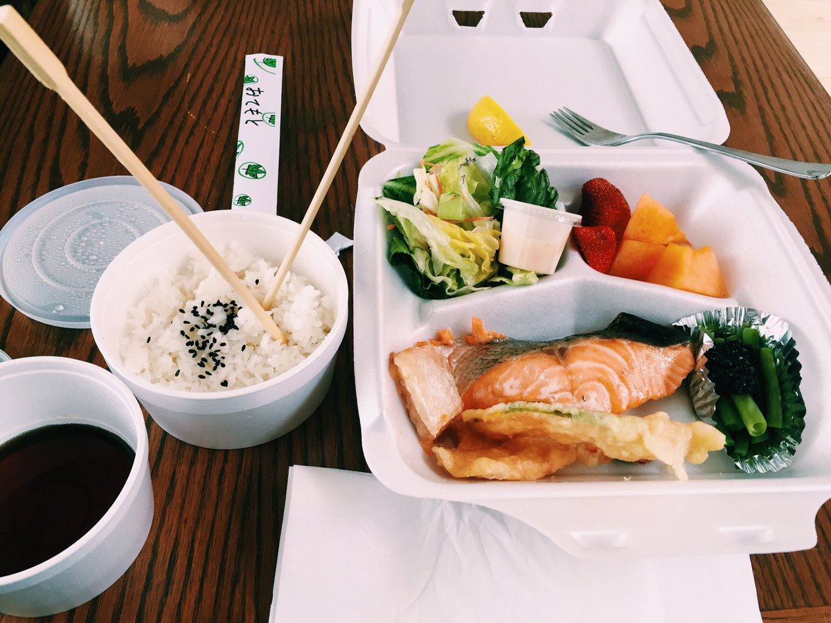 _xhollowayx_'s tweet photo. had a cute lunch with cute old people #ASC_Toronto https://t.co/Laz6TfNlHT