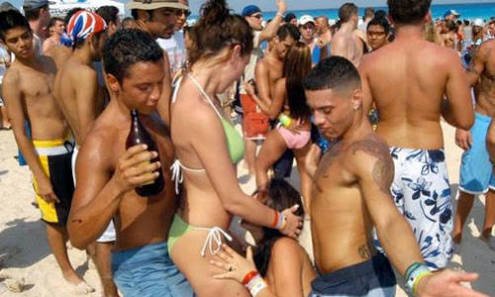 CyberArdiente69's tweet photo. #SpringBreakgirls en Acapulco.
#LunesDeGanarSeguidores https://t.co/McqnTO8hly