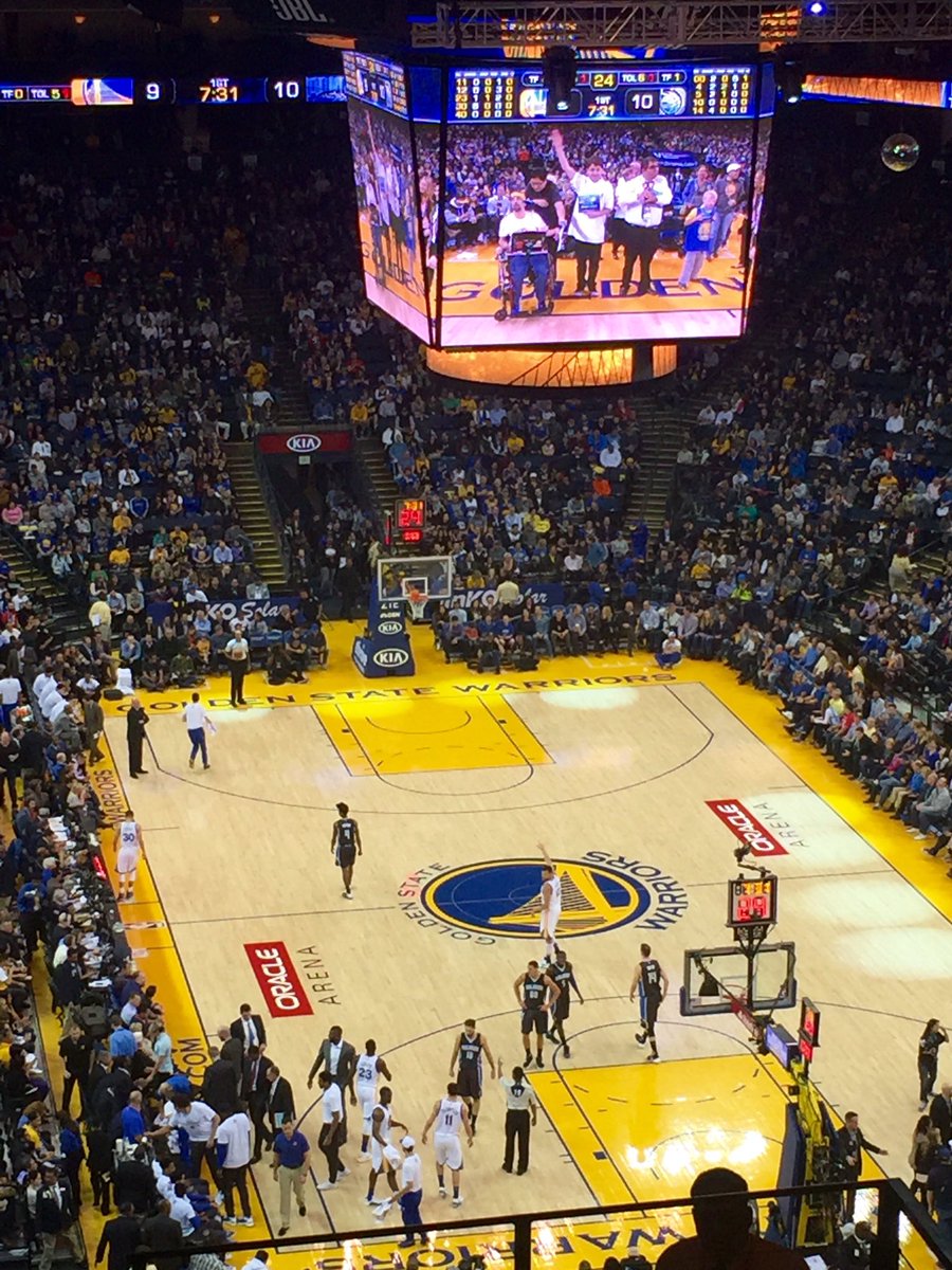 everybodyisstar's tweet photo. Our Star Tony Salazar being honored with the Inspriational Leadership Award at the @warriors game! #EIAS https://t.co/YXcPkxP3dx