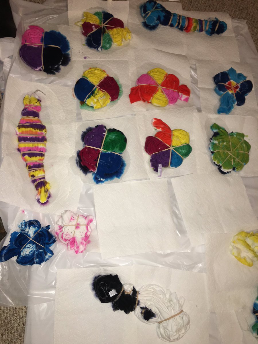 So many custom orders!!! 🌀✌🏼️