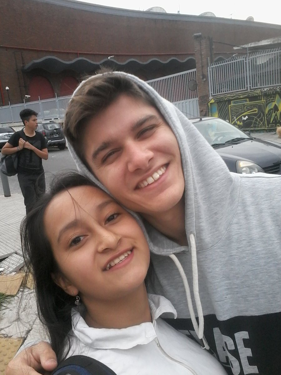 AbrilRabassa's tweet photo. @nachonayar Podes ser mas lindo??? No!  <3 <3 (yo cague la foto pero ue)  : ) https://t.co/sw9q8P0IkY