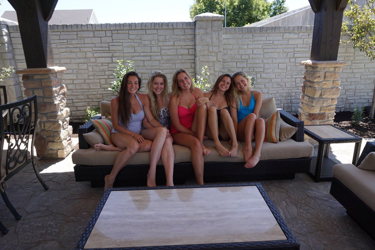 Happy birthday to one of my best friends.I love and your sweet spirit lis. Thanks for always being an example to me💕