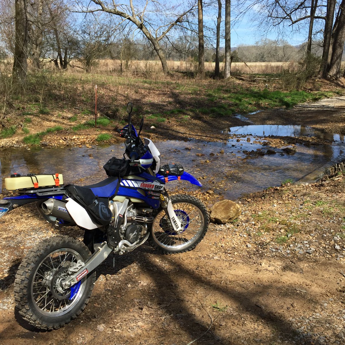 Georgia4low's tweet photo. Just a country back road. @GiantLoopMoto @theenduroshop @RaceTechSuspen #dualsport #advriders https://t.co/cyC65MLiNU