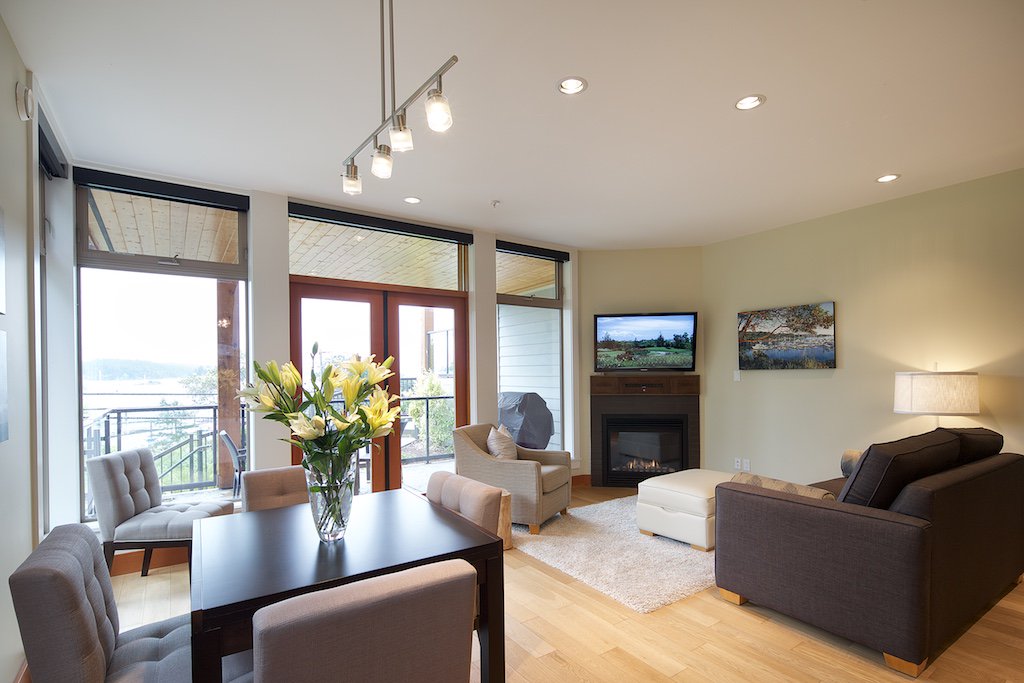 MarinersLoft's tweet photo. Check out our mid-week special. Stay 3 nights, pay for 2! #exploreBC #midweek #SaltSpring https://t.co/X5hLqKgAUo