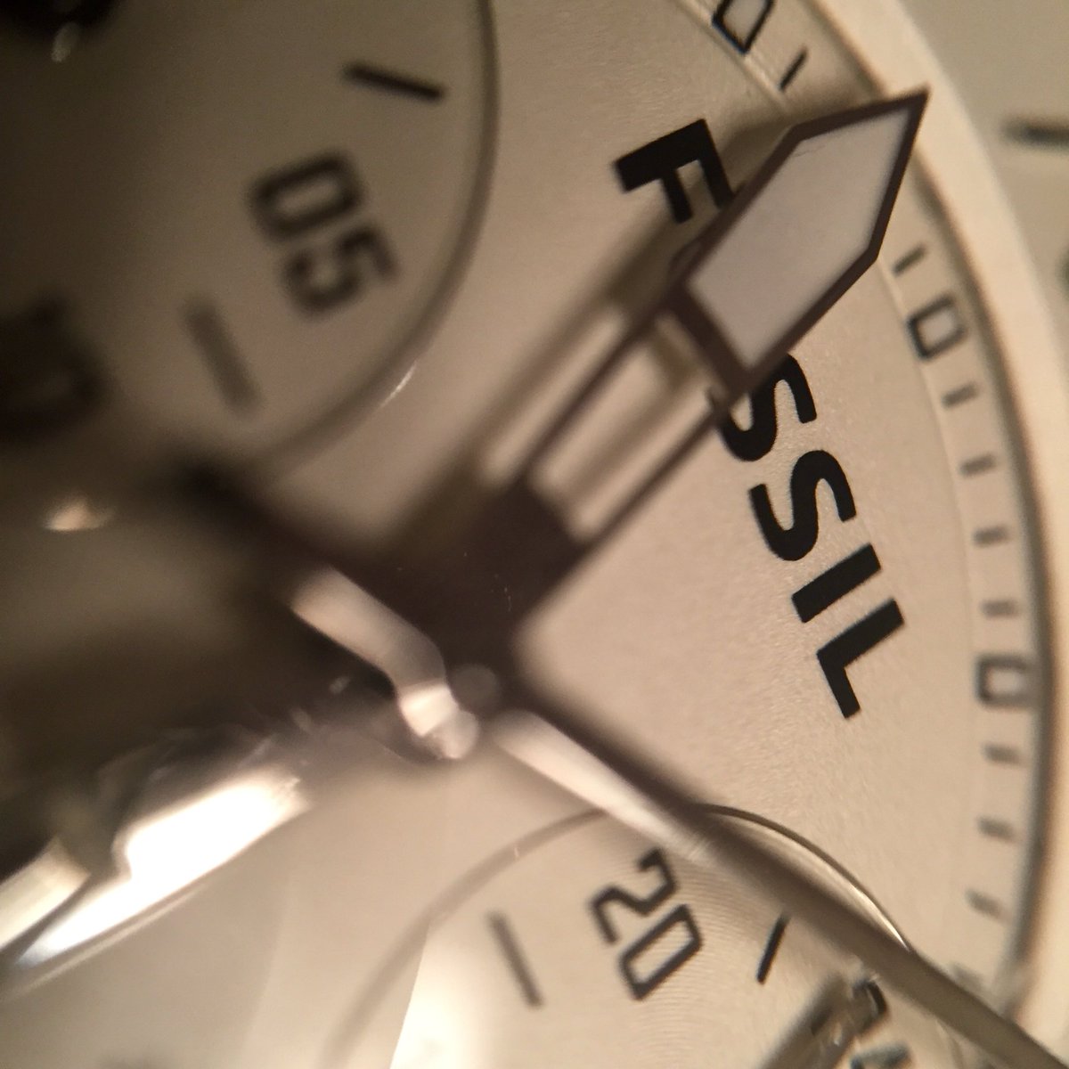 StuffUpClose's tweet photo. Fossil watch https://t.co/L1wNmEoO4D