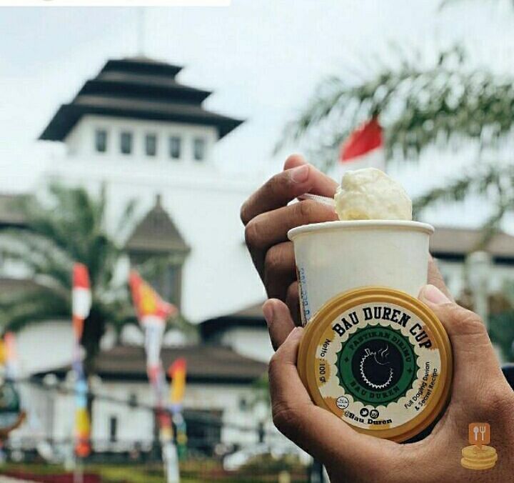 #Instagram @infobandungkuliner > Hallo bandung ...
Masa belum tau <a href="/bauduren/">Bau Duren</a>..?
Dessert ter eksis d tahun ini loh...…