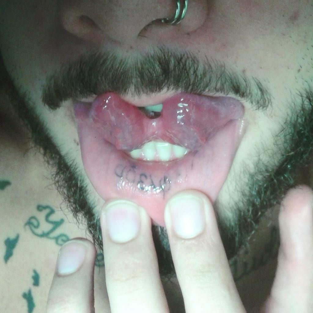 GonzaSilva5's tweet image. #Tonguesplitting #Lenguabifida #tatto 💪👅👅👾