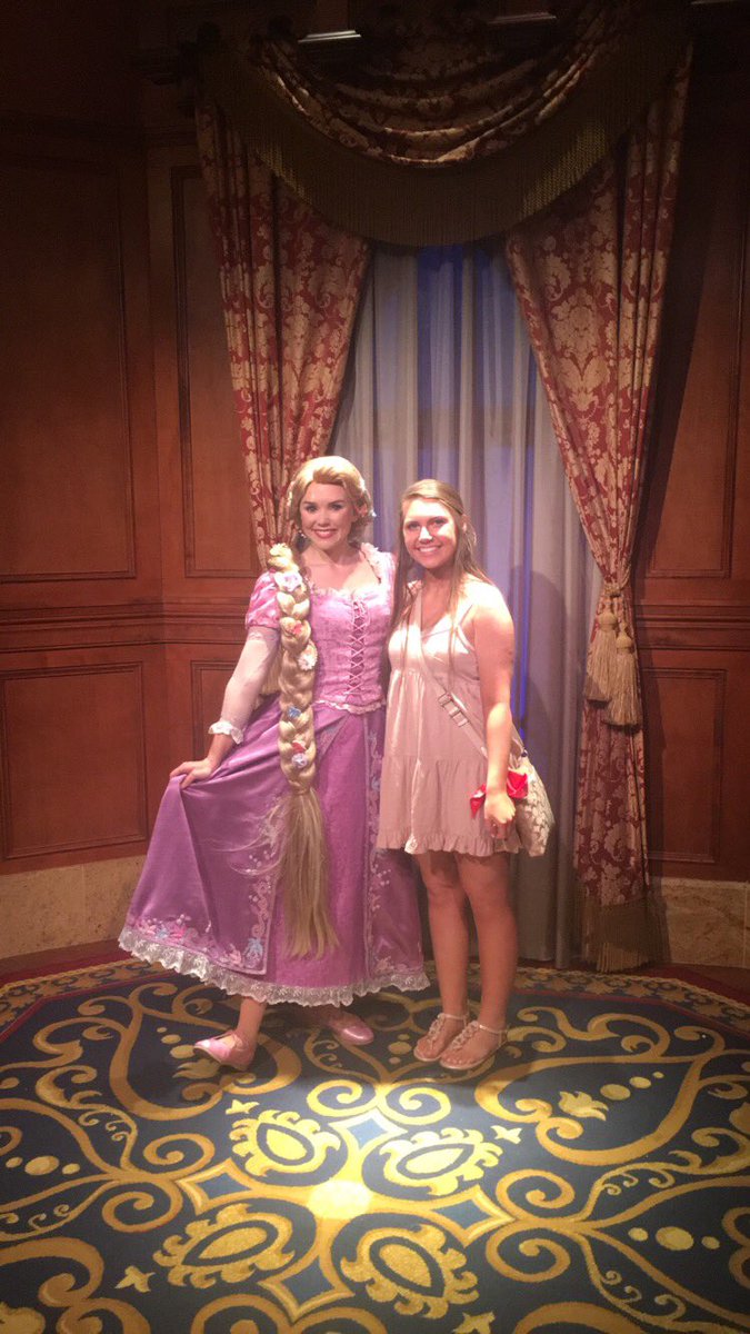 graceferguson00's tweet photo. never ever wanna leave 👑✨ https://t.co/bP6EZd041L