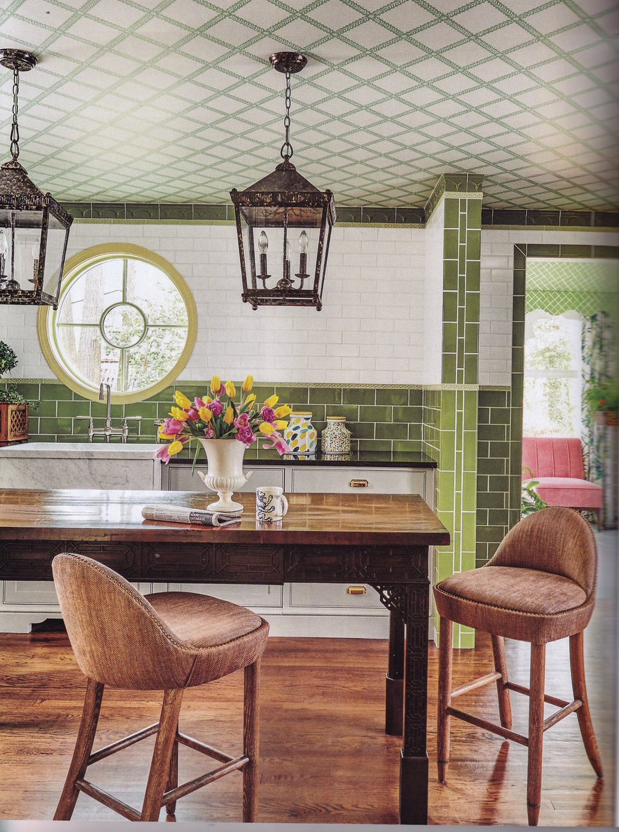JOliverNixon's tweet photo. A jaunty Hawthorne Yellow hue from @Benjamin_Moore adds verve to the Madcap kitchen. #printscharming #onlythiscan https://t.co/ccIfBXPxaV