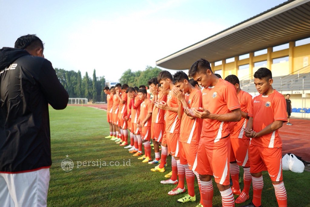Persija Jakarta on Twitter: "Sesi latihan pagi dalam pemusatan latihan