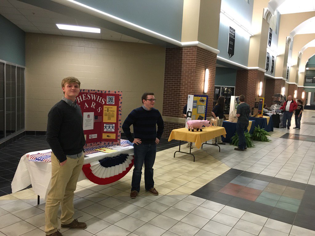 SouthWarrenHigh's tweet image. Getting ready for the c/o 2020 orientation.