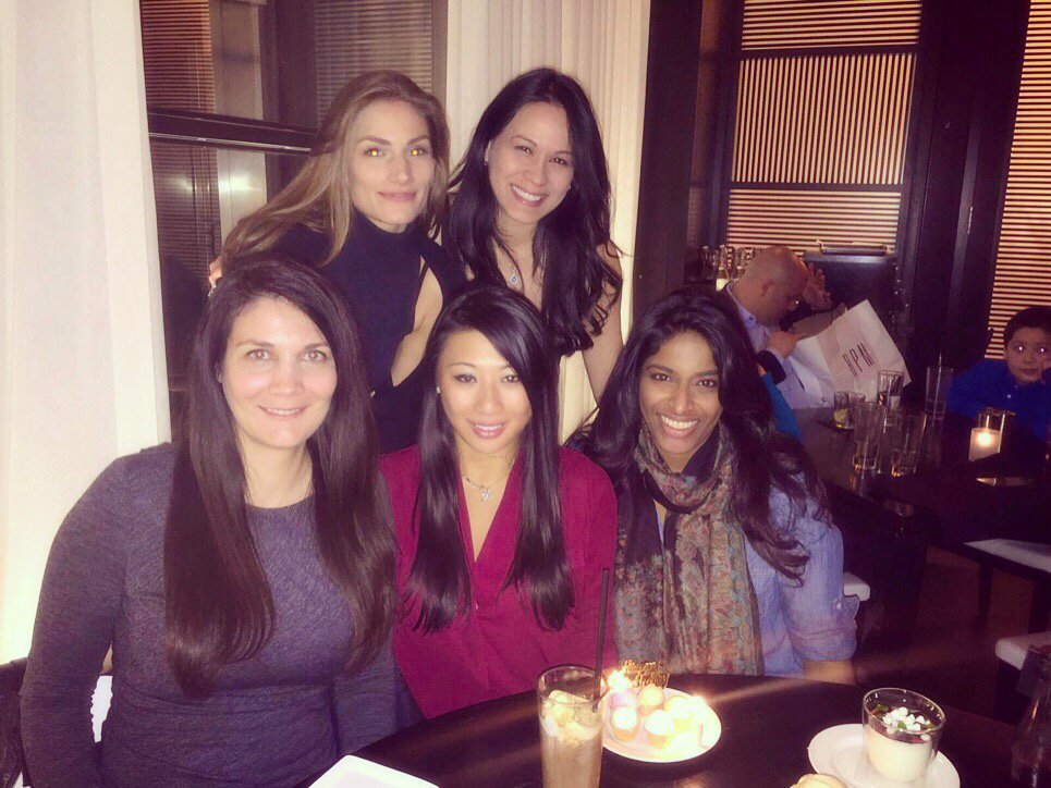 AnAnKu1's tweet photo. Love my ladies 👯👯💃🏻 #rpm https://t.co/6lIoVYpQoc