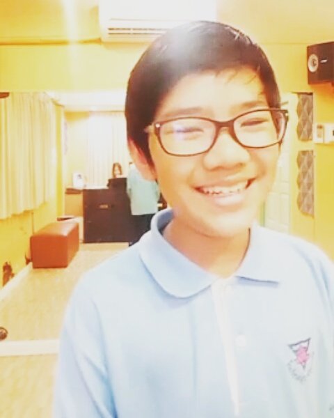 trkks_official's tweet photo. น้องโคฟเวอร์เพลงปลิวไปฟังกันเยอะๆนะคะ ฮรี่ๆ ไผปี่นวิวกานน ~ ❤ #ThevoicekidsTH #Teampluggy https://t.co/K5FT3vpFzb