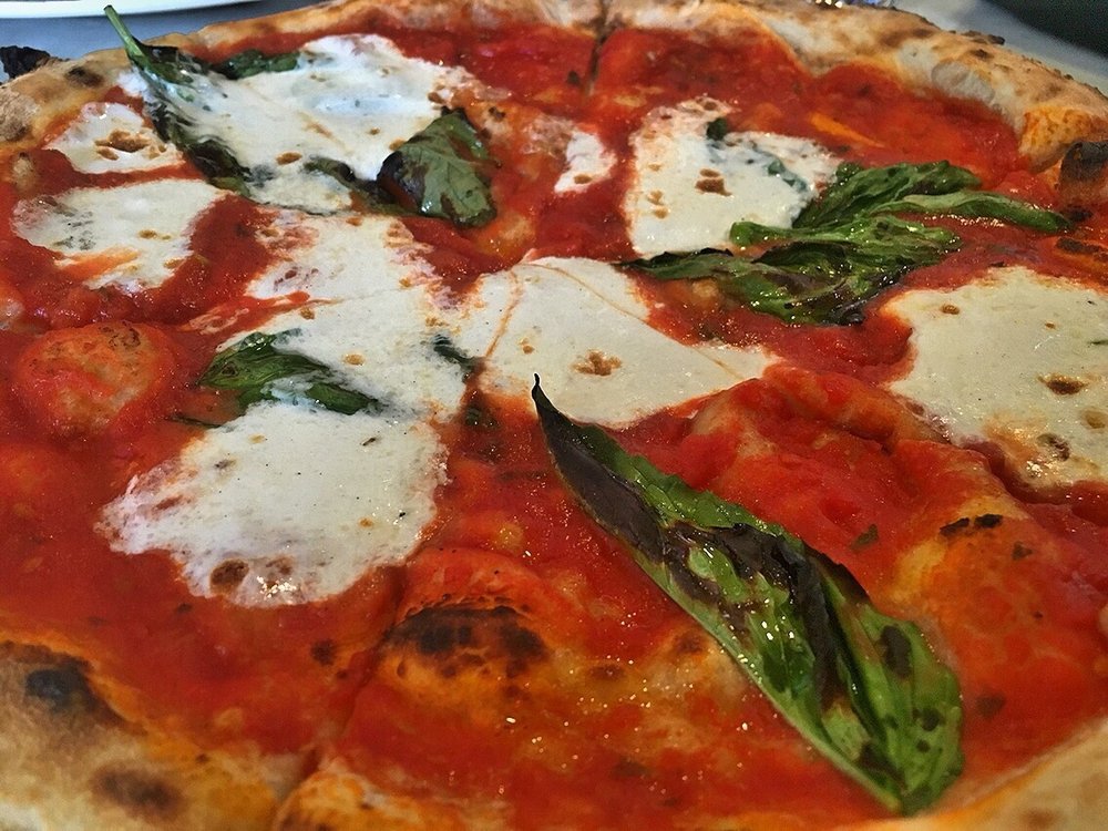 Every Monday, buy a #pizza &amp; get a Margherita pizza for FREE! Photo by @tlldrkhdsme  x.com/tlldrkhdsme/st…