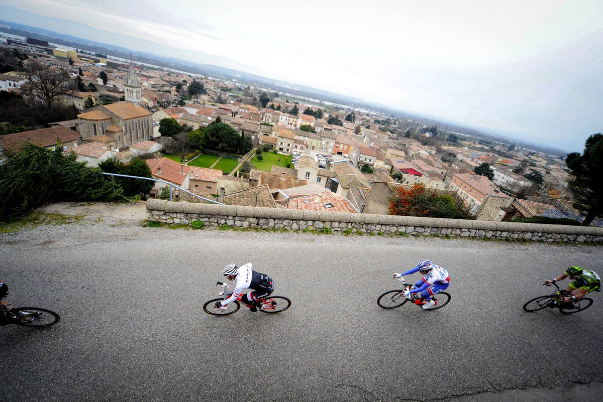 pelotonmagazine's tweet photo. Behind Les Boucles Drôme Ardéche with James Startt  https://t.co/ZNfEHNK0oY

p/b @brooksengland #ontherivet https://t.co/lqX3s2yC4k