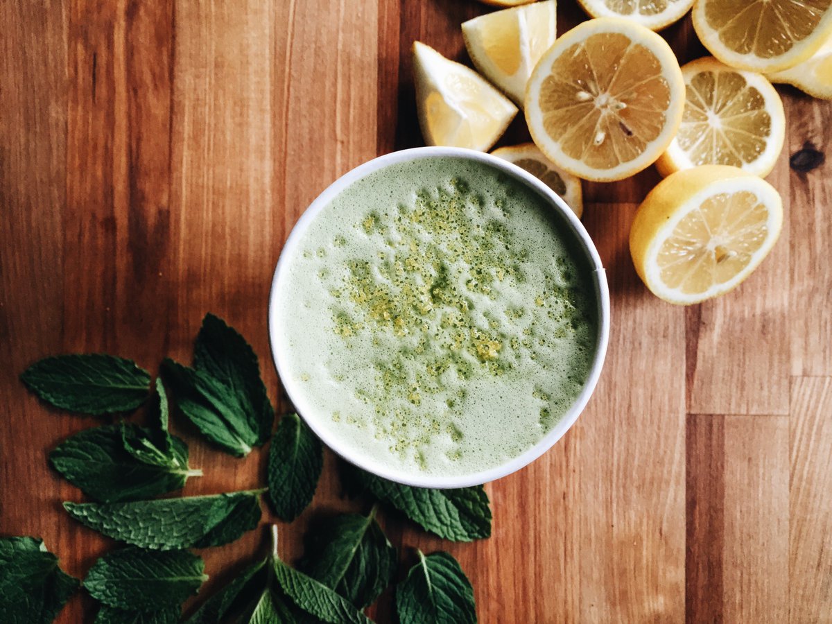 Starbucks's tweet photo. The new #CitrusGreenTeaLatte—a Green Tea Latte + a burst of sweet lemon, with a hint of mint. And sunshine. 🍵🍋☀ https://t.co/I3LjlqbEQm