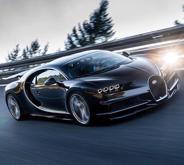 SpeedingToday's tweet photo. 2016 Bugatti Chiron... Costs $2.6 million. https://t.co/RAKPa8gu5S