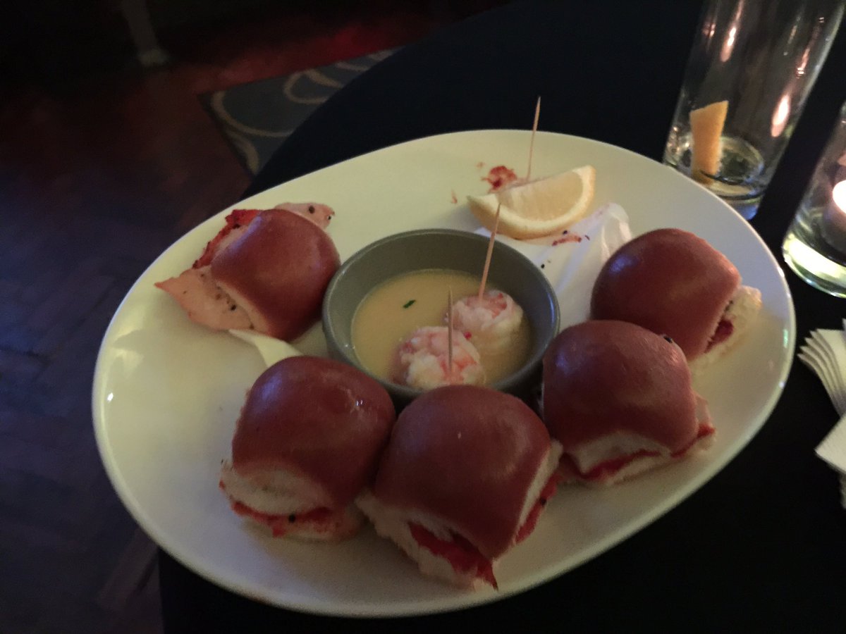 lorcanoc's tweet image. Nom. Nom nom #trainability