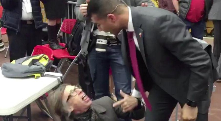 VICENews's tweet photo. Video shows a journalist being grabbed by the throat &amp; slammed to the ground at Trump rally https://t.co/FDZOZudTbm https://t.co/pI4mt1VRi2