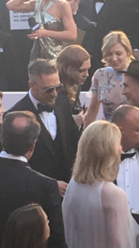 marilerie's tweet photo. The great actor Tom Hardy at #TheOscars2016 #RedCarpet @olv #TheOscars #PEOPLEVIPs https://t.co/HLNhul7OQN