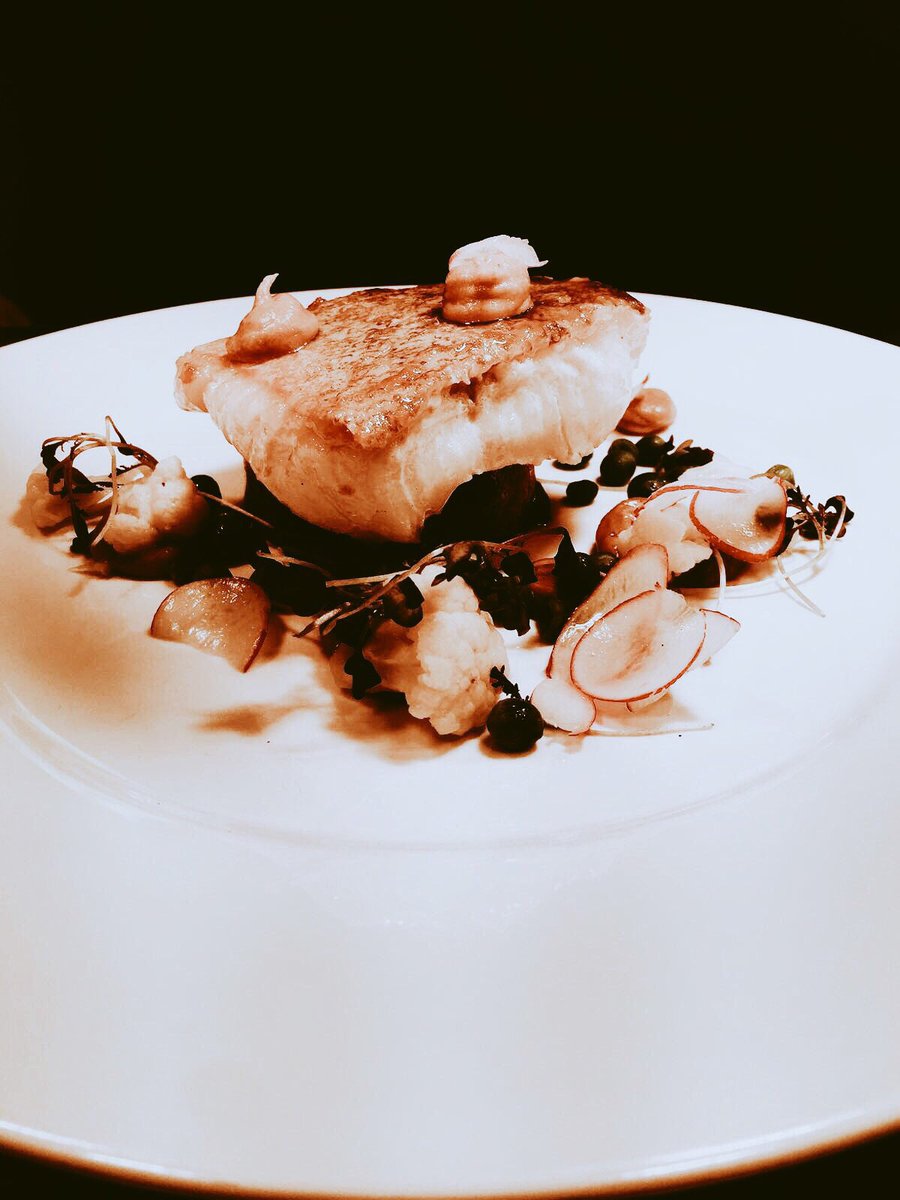 Georges_Worsley's tweet photo. *COMPETITION TIME*
For the chance to enjoy 3 mouth-watering courses off our newly launched SPRING menu. RT &amp; Follow! https://t.co/egTyDoOvm1