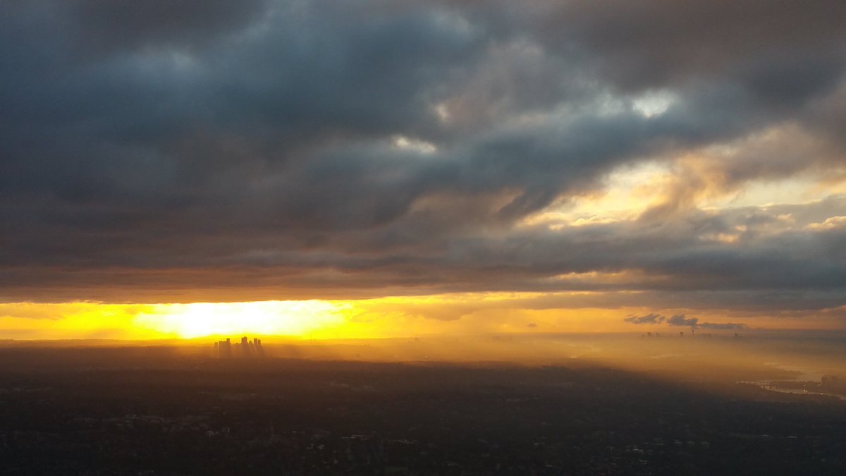 ameliaonair's tweet photo. Tuesday morning #welcometuesday #trafficchopper @sunriseon7 @GettrafficNSW https://t.co/MoscPguiAa