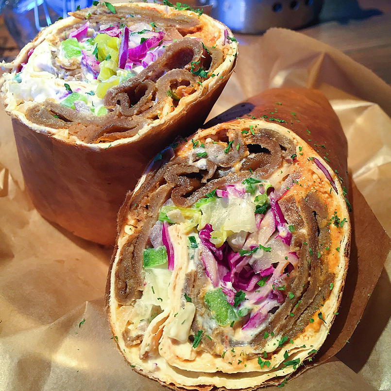 FoodieWidaBooty's tweet photo. Studying abroad in Turkey, I ate Döner Kebab every day and never got sick of it...That's marriage material, right?! https://t.co/aE1Nm5Gyvm