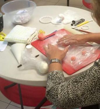craftyfingersuk's tweet photo. #sthelenshour Our beginners class is always a great laugh but lots to learn too ! https://t.co/Zx1OLZtpLv https://t.co/btaVRHvjMg