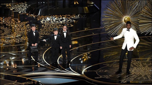 Phil Yu (@angryasianman) on Twitter photo On Hollywood's biggest night, Asians are the joke. As usual: blog.angryasianman.com/2016/02/on-hol… #Oscars On Hollywood's biggest night, Asians are the joke. As usual: blog.angryasianman.com/2016/02/on-hol… #Oscars