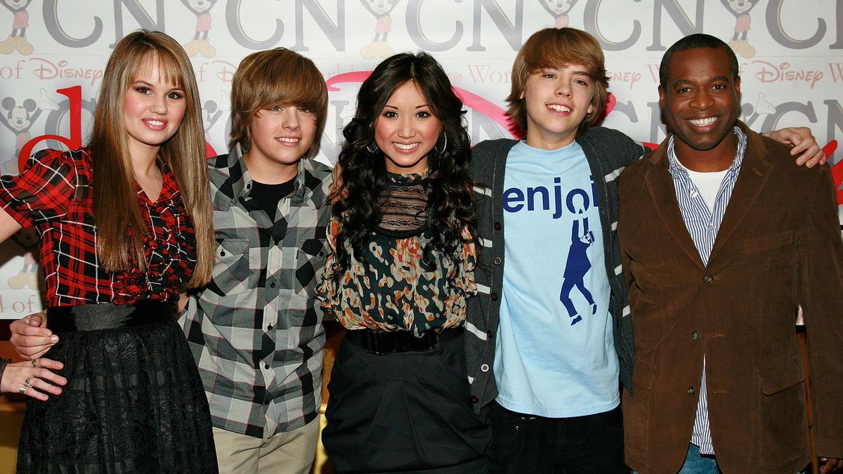 Try to remain calm: There was a Suite Life On Deck reunion over the weekend 🚨🚨🚨on.mtv.com/1QGWa5V